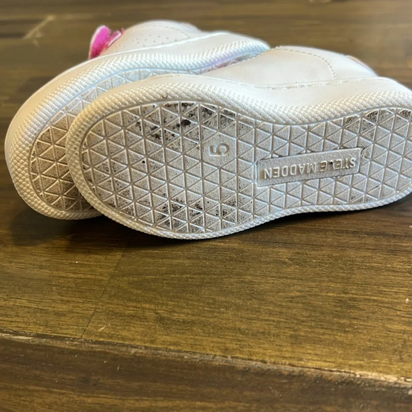 Steve Madden Sneakers Pink white Metallic 5C Slip On - Picture 5 of 5